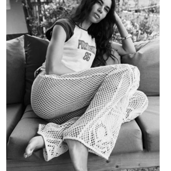 ZARA CROCHET PANTS OYSTER-WHITE Cream Crochet Pants with Blue Accents. Size M